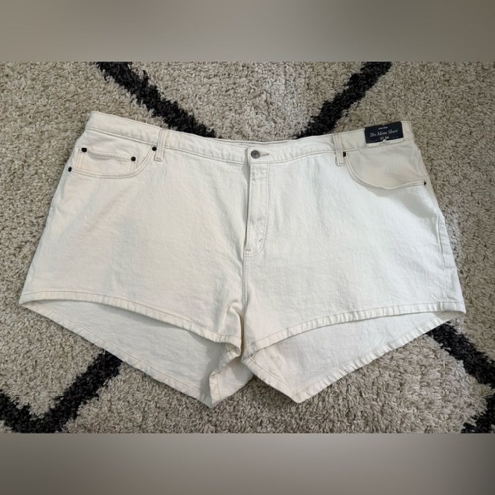NWT Abercrombie & Fitch High Rise Mom Shorts in White - Curve Love 37